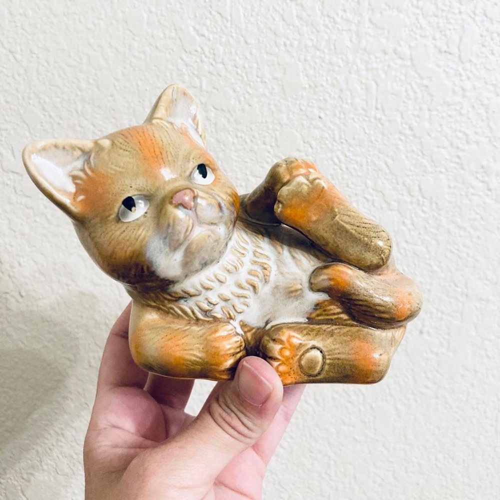 Vintage ceramic orange kitty cat grumpy cat figurine